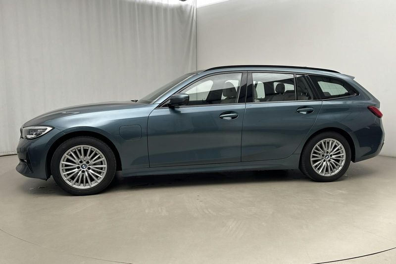 BMW 330 bild 2