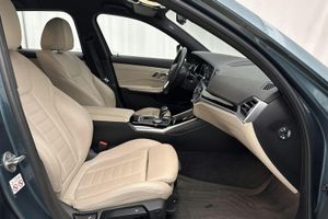 BMW 330 bild 7