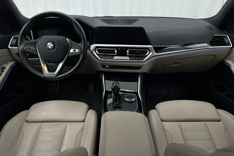 BMW 330 bild 6