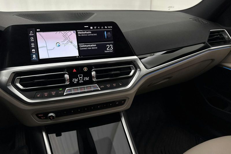 BMW 330 bild 16