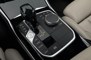 BMW 330 bild 15