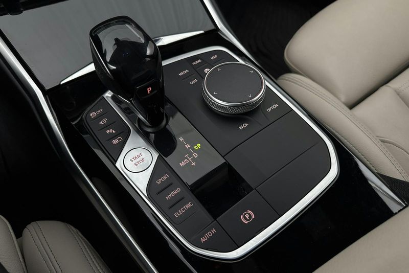 BMW 330 bild 15