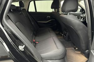 BMW 330 bild 8