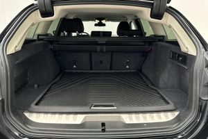 BMW 330 bild 9