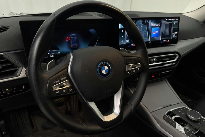 BMW 330 bild 15