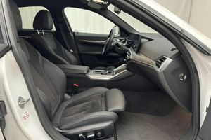 BMW i4 bild 7
