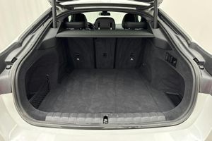 BMW i4 bild 9
