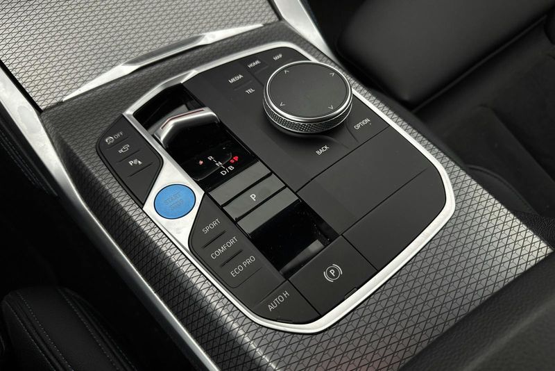 BMW i4 bild 16
