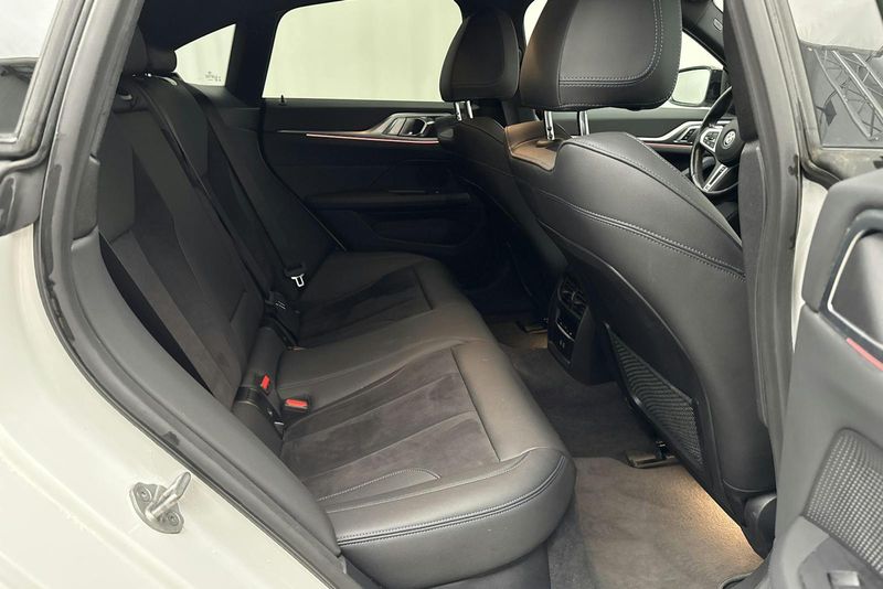 BMW i4 bild 8