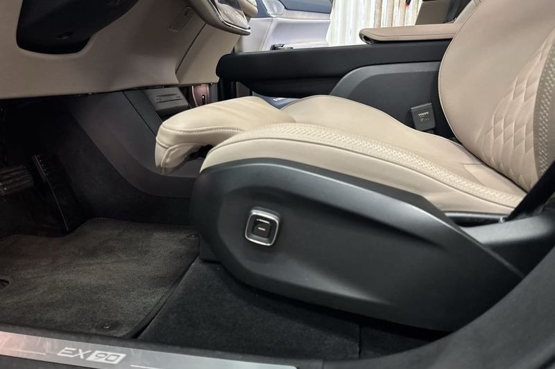 Volvo EX90 bild 17