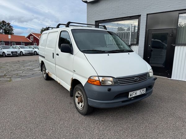 Toyota Hiace 2.5 TDI 102HK 4WD / AC / DRAG / DUBBLA SKJUTDÖRRAR - 2005