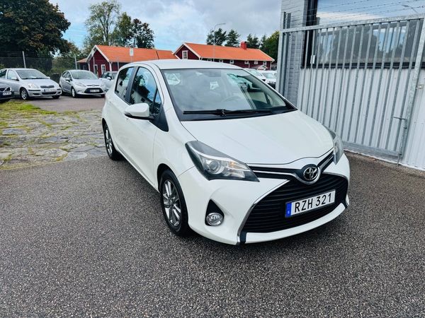 Toyota Yaris 1.33 VVT-i 99HK ACTIVE 5-D / BACKKAMERA - 2015