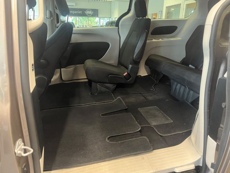 Chrysler Pacifica bild 18