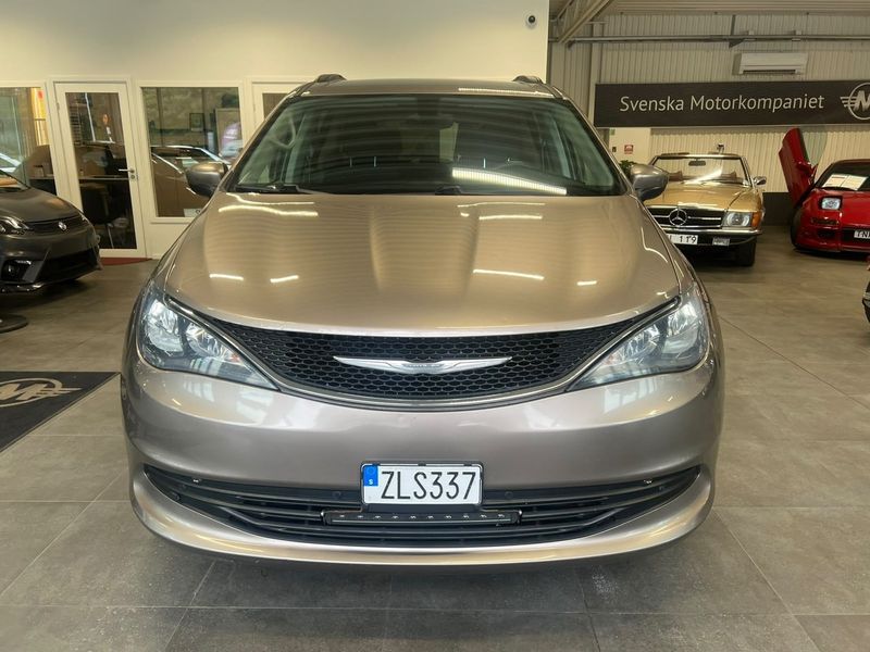 Chrysler Pacifica bild 2