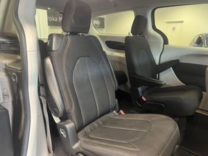 Chrysler Pacifica bild 16