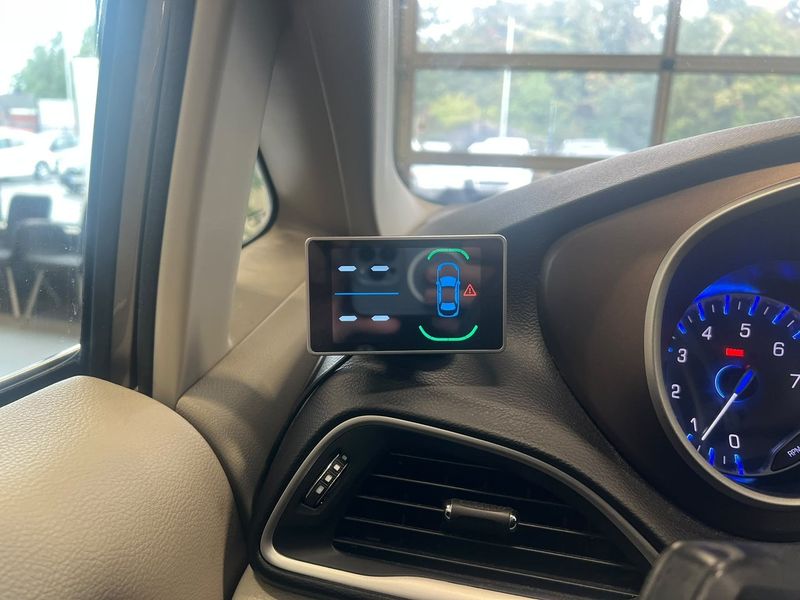 Chrysler Pacifica bild 24