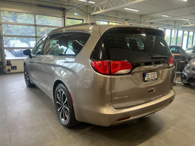 Chrysler Pacifica bild 5