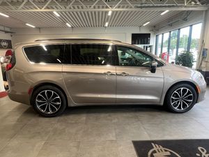 Chrysler Pacifica bild 8