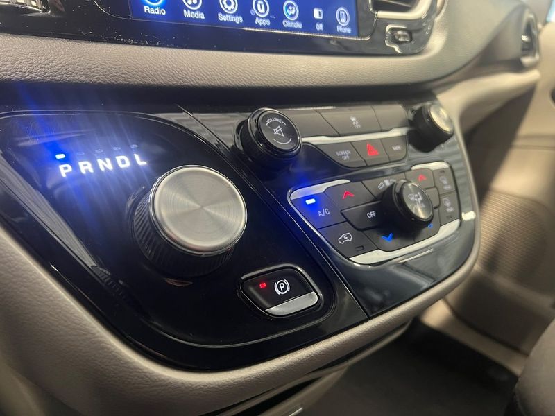 Chrysler Pacifica bild 21