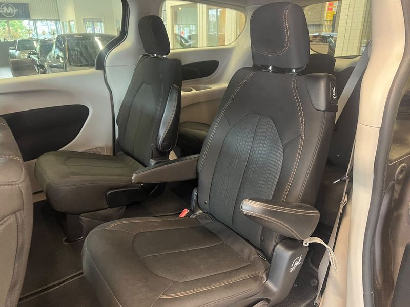Chrysler Pacifica bild 12
