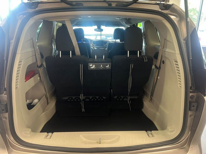 Chrysler Pacifica bild 20