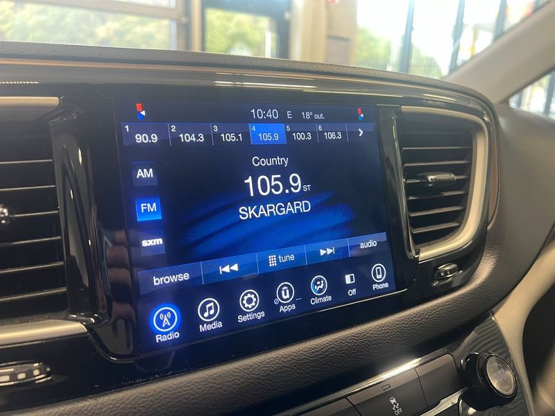 Chrysler Pacifica bild 23
