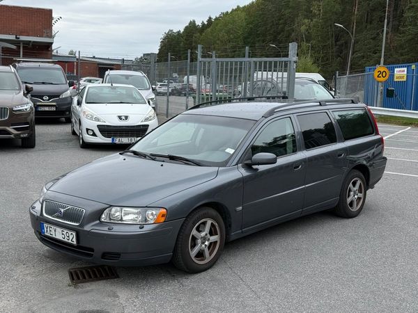Volvo V70 2.4 140hk Business Facelift 2 Ägare FYND! - 2006
