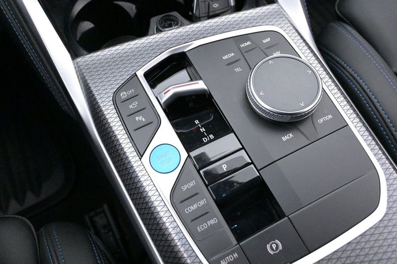 BMW i4 bild 17