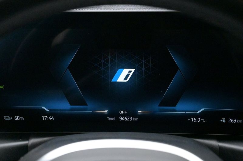 BMW i4 bild 8