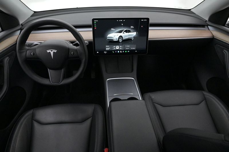 Tesla Model Y bild 6