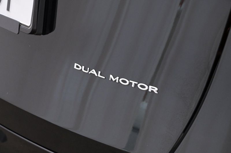 Tesla Model Y bild 24