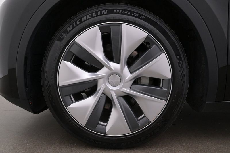 Tesla Model Y bild 27
