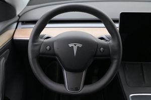 Tesla Model Y bild 7