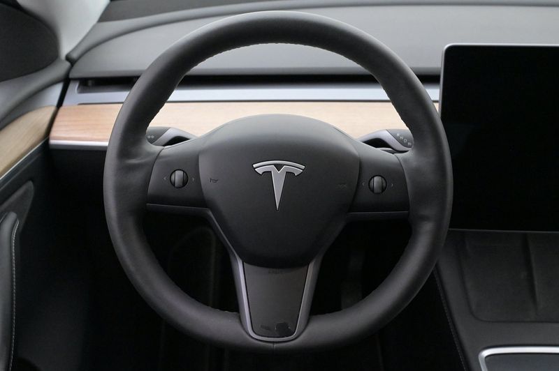 Tesla Model Y bild 7