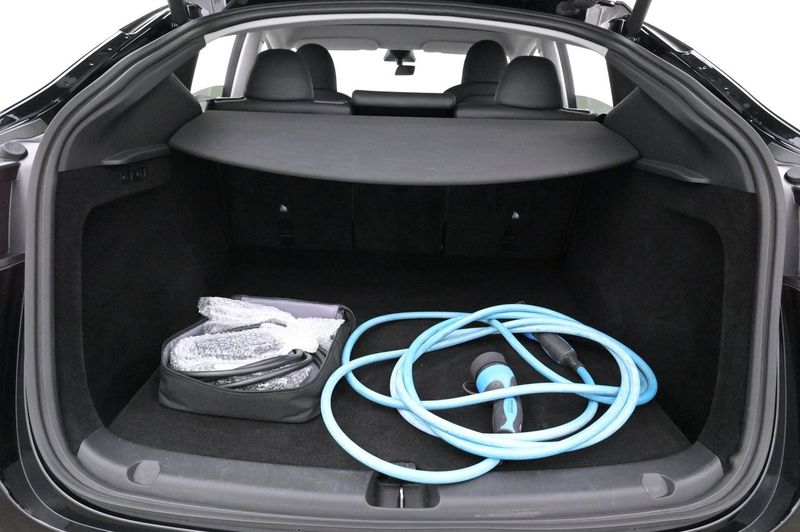 Tesla Model Y bild 23