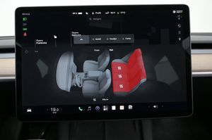 Tesla Model Y bild 14