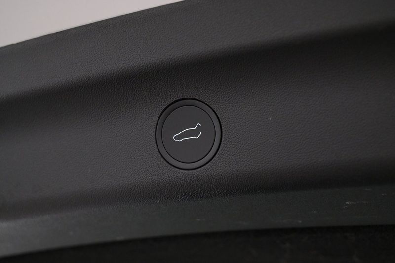 Tesla Model Y bild 22