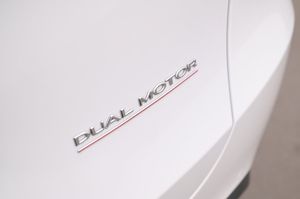 Tesla Model Y bild 25