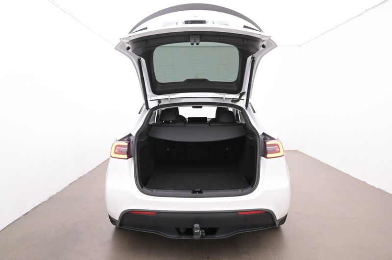 Tesla Model Y bild 21