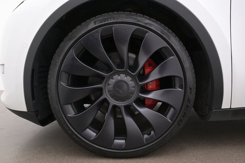 Tesla Model Y bild 27