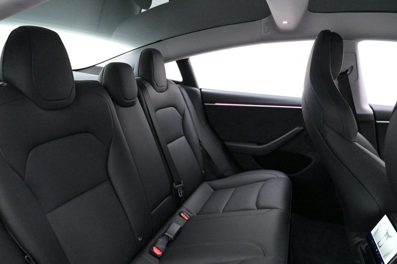 Tesla Model 3 bild 24