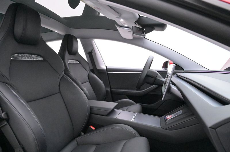 Tesla Model 3 bild 11