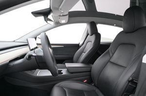 Tesla Model Y bild 8