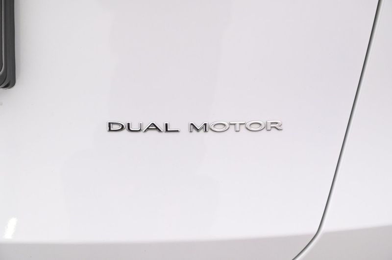 Tesla Model Y bild 24