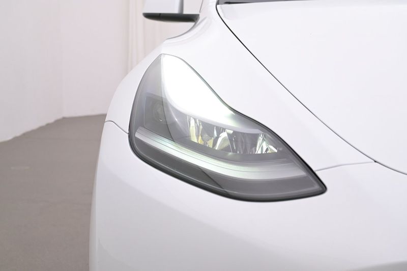 Tesla Model Y bild 26