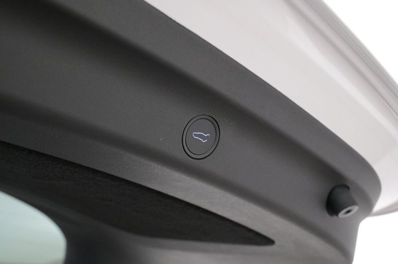 Tesla Model Y bild 22