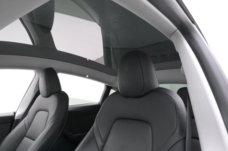Tesla Model Y bild 20