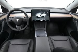Tesla Model Y bild 6