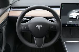 Tesla Model Y bild 7