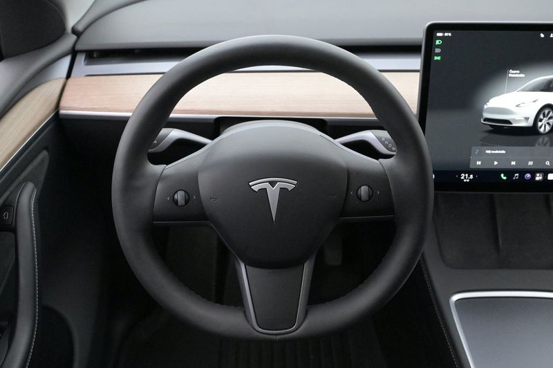 Tesla Model Y bild 7